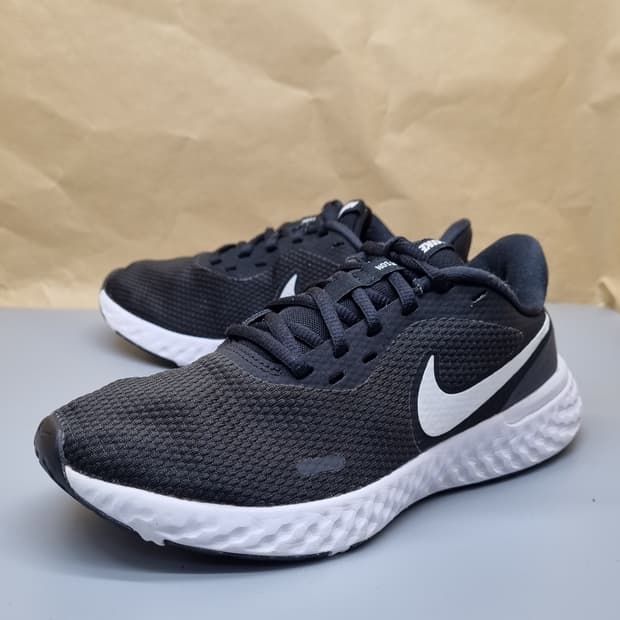 나이키 레볼루션5 여성운동화235 