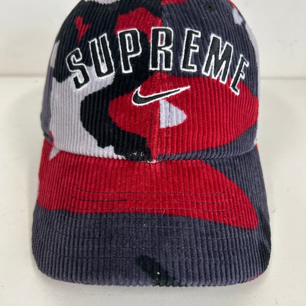 슈프림 x 나이키 아크 코듀로이 6-패널 캡 레드 카모 - 22SS 하자