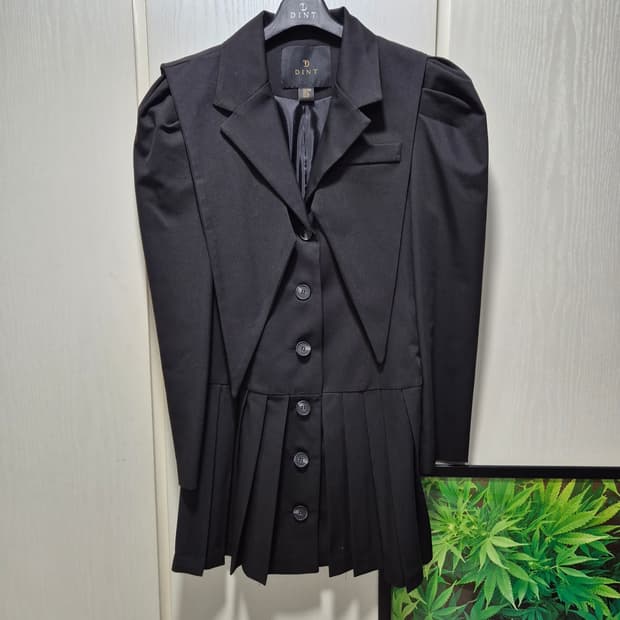 (타임세일)(새상품)DINT 딘트 플리츠 미디 원피스 자켓