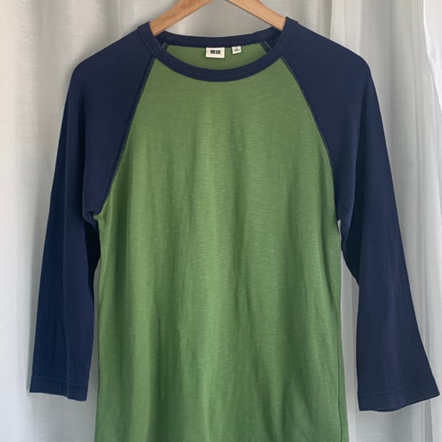 Uniqlo raglan t