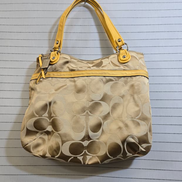 코치 시그니처 숄더백 베이지 옐로우