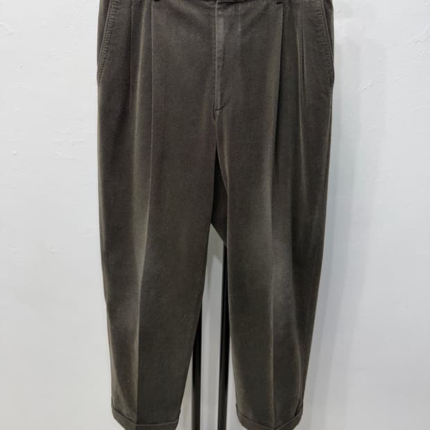 정품) 엘로드 남성 카키색 핀턱 팬츠 32