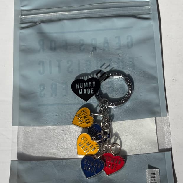 휴먼 메이드 하트 키참 네이비 옐로우 레드