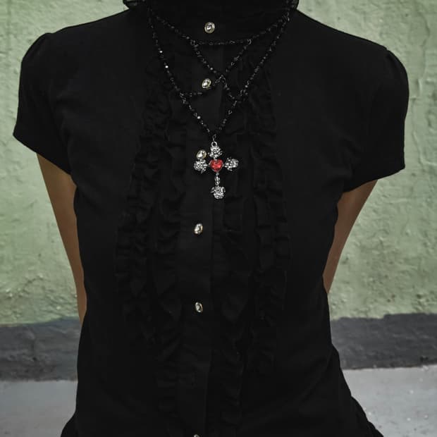 Frill Detail Black Short Sleeve