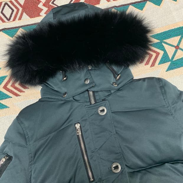 무스너클 쓰리쿼터 후드퍼 여성 패딩