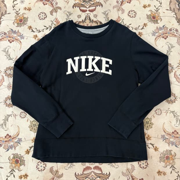 나이키 빅로고 스웻셔츠