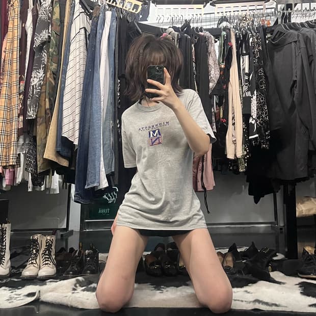 그레이 프린팅 반팔
