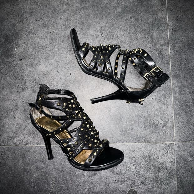 GUESS stud detailed high heels