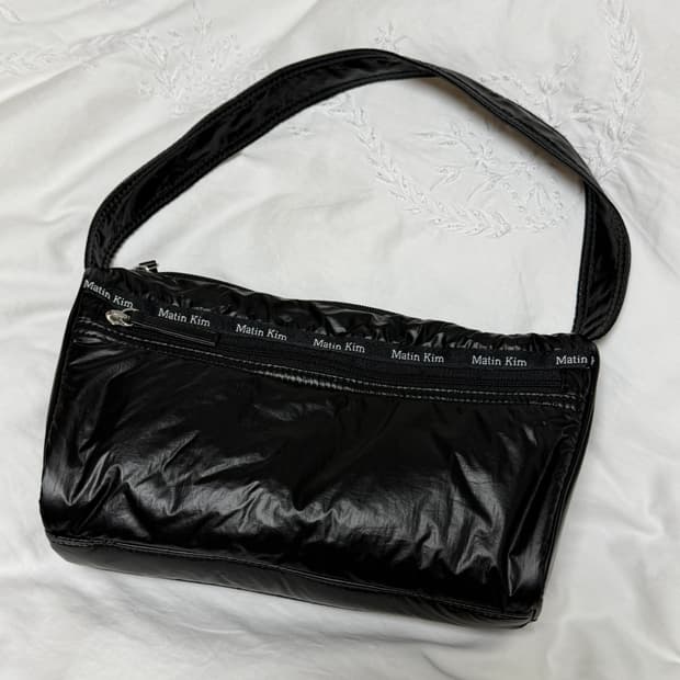 마뗑킴 글러시 토트백 블랙