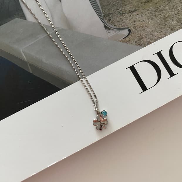 클로버 스톤 빈티지 목걸이 