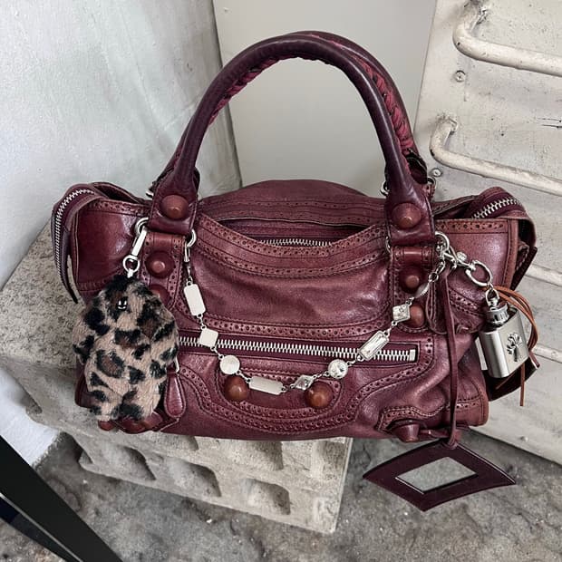 발렌시아가 모터백