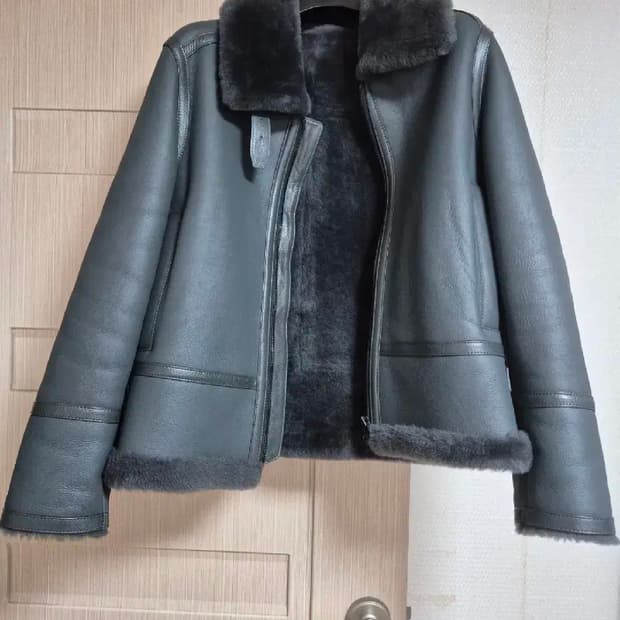 질스튜어트뉴욕 22FW 에비에이터 무스탕 그레이 S사이즈