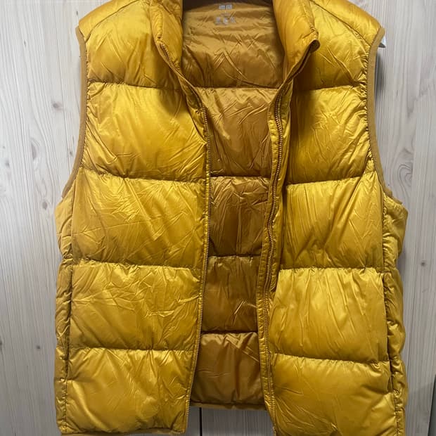 유니클로 울트라 라이트다운 베스트 L