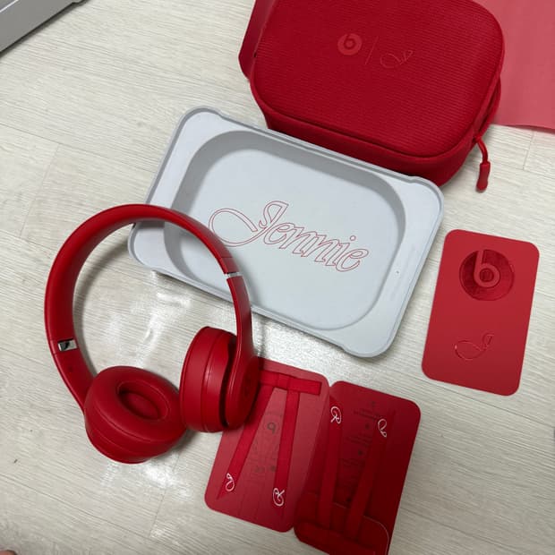 비츠 솔로4 무선 온 이어 헤드폰 제니 스페셜 에디션 루비 레드