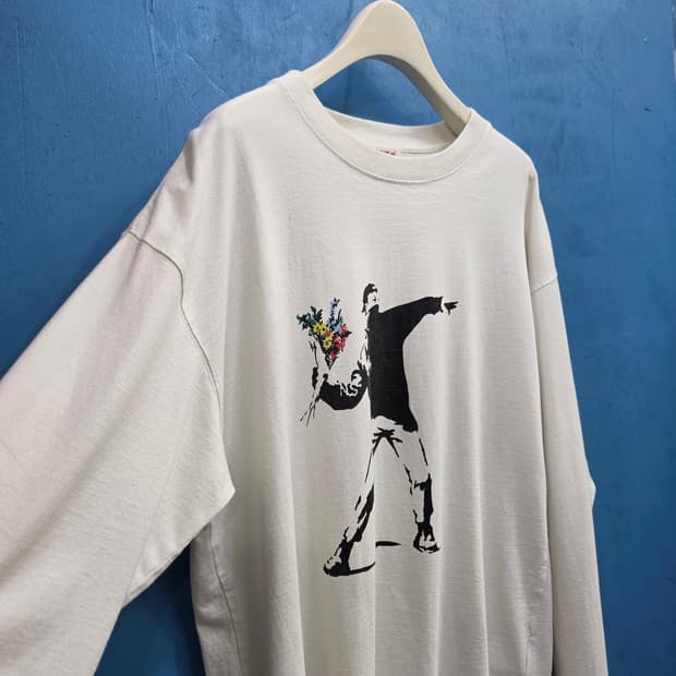 뱅크시 그래픽 Brandalised 롱슬리브티셔츠