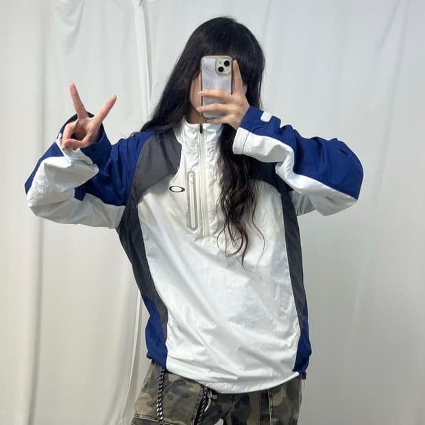 Oakley white anorak