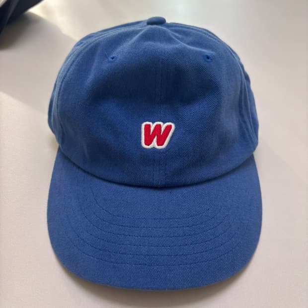 WKNDRS 위캔더스 W로고 자수 블루 모자 볼캡