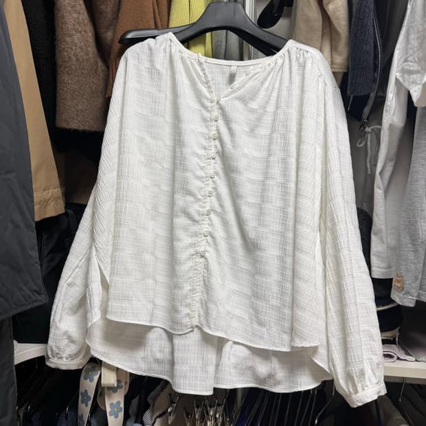 핀턱 여리여리 블라우스(새상품)