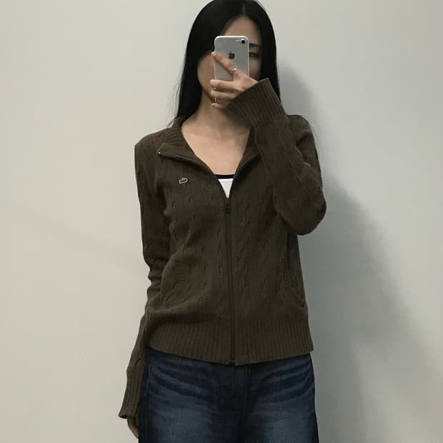 라코스테 자수로고 브라운 꽈배기 니트집업 가디건