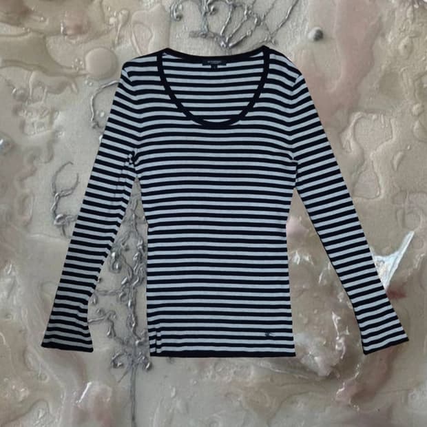 빈티지 버버리 블랙라벨 롱슬리브 스트라이프 단추 블랙 그레이 기마자수