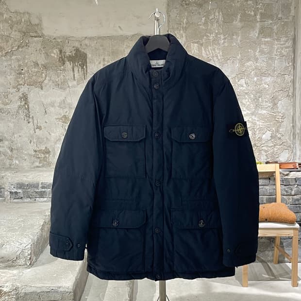 스톤 아일랜드 다크 네이비 와펜 덕 다운 패디드 자켓