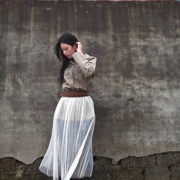 Dot frill detailed shirt jacket / brown
