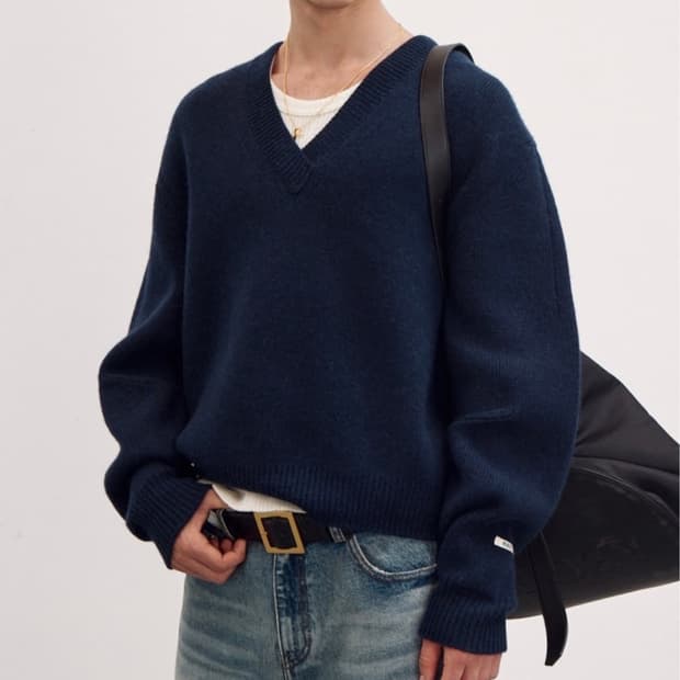 렉토 청키 브이넥니트M