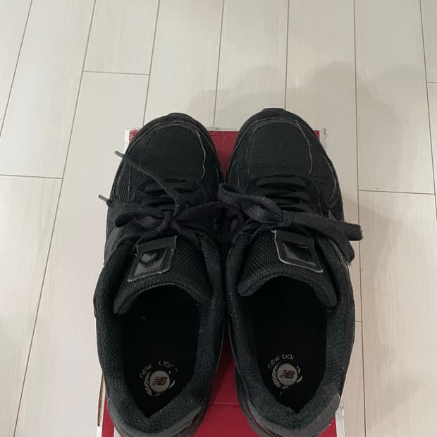 뉴발란스 990v4 팝니다.