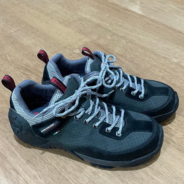 아디다스 하든 Vol. 6 올블랙 농구화 265-270