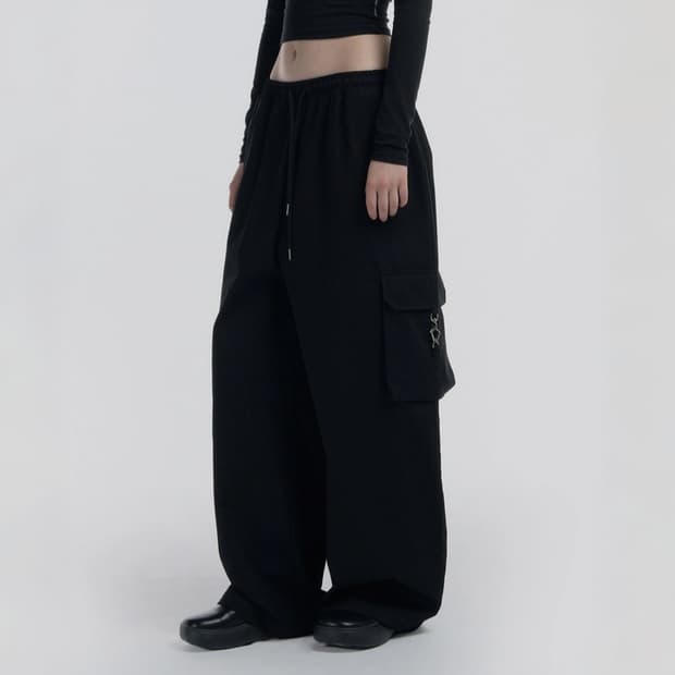 므넴 카고팬츠 블랙