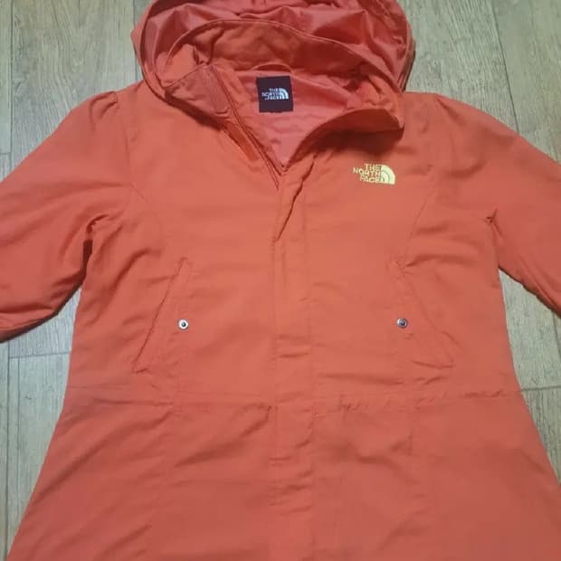 노스페이스 후드 아우터 90 사이즈입니다