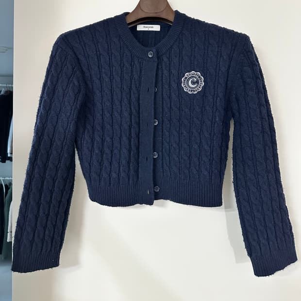 에잇세컨즈 자수 케이블 카디건 네이비 M