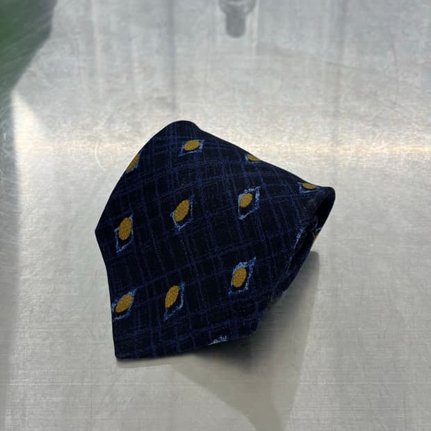 휴고보스 빈티지 넥타이 체크 패턴 실크 9.8cm