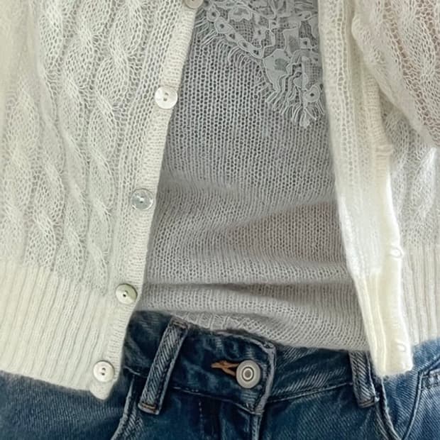 [인더바즈] 자개 브이넥 가디건 (화이트)