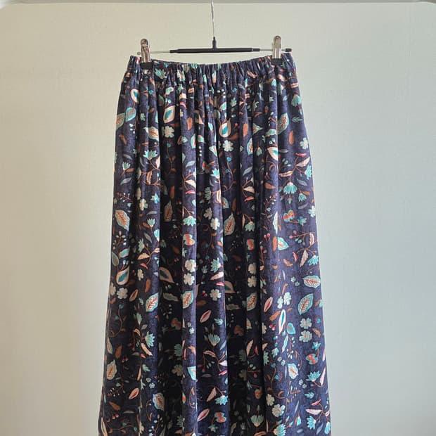 Lene non finito 플라워 패턴 밴딩 스커트