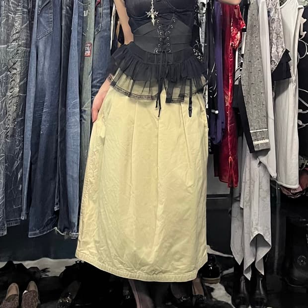 Hai 베이지 미디 스커트