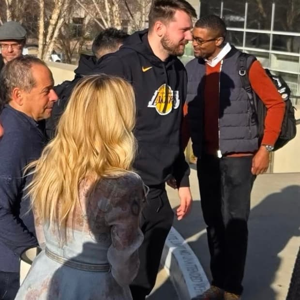 나이키 레이커스 로고 후드티