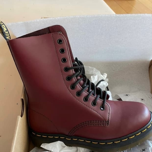 닥터마틴 1490 버건디 스무스 240 (새상품)