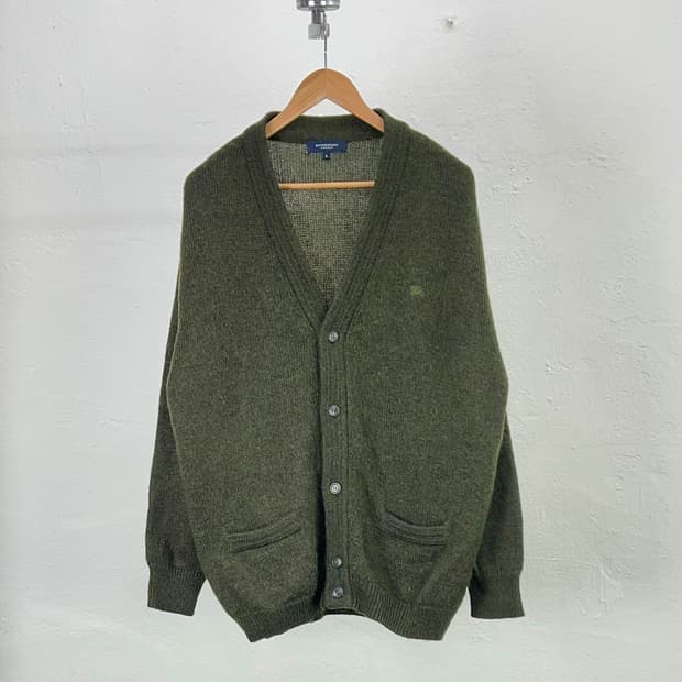 버버리 올리브 그린 램스 울 더블 포켓 브이넥 니트 가디건