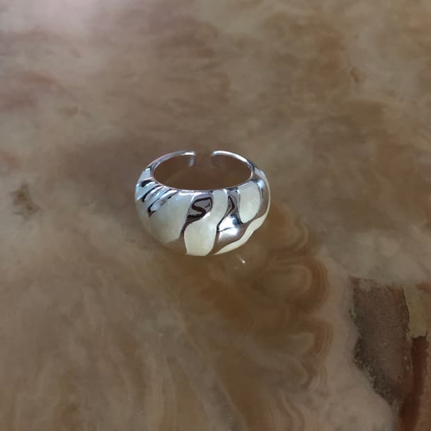 wavy painted ring
