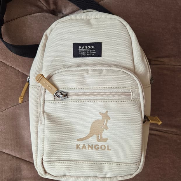 캉골 키즈 에센틱 포켓 슬링백