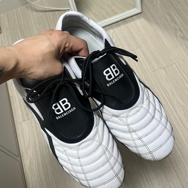 발렌시아가 젠 스니커즈 47 사이즈