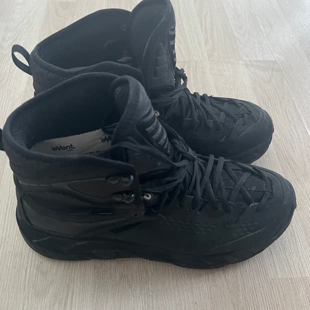 호카오네오네 토르 하이 울트라 블랙 wp 285