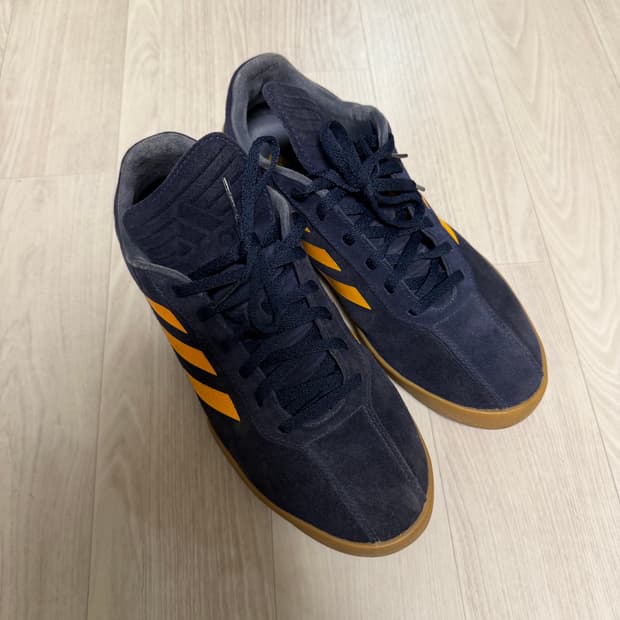 고샤 아디다스 콜라보 스니커즈