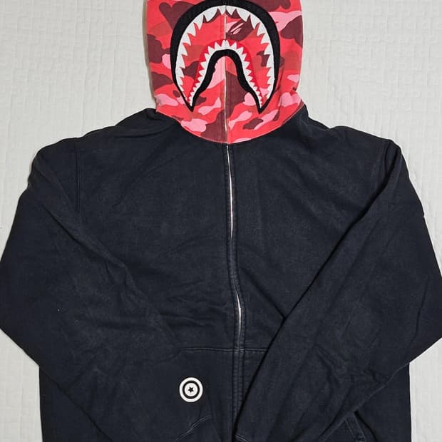 [L] 베이프 오리지널 샤크 후드 집업