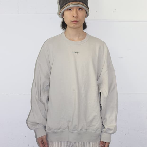 라드 뮤지션 “LAD” 엠브로이드 오버사이즈 스웨트셔츠