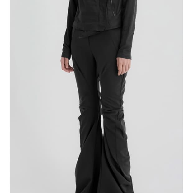 플레어업 asymmetrical drape pants 블랙 1사이즈