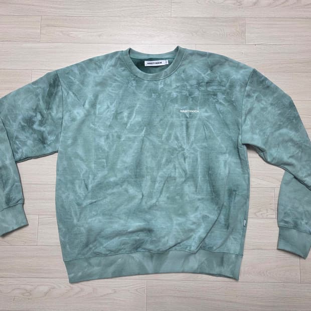 새상품 남성여성100 물나염맨투맨-네스티킥