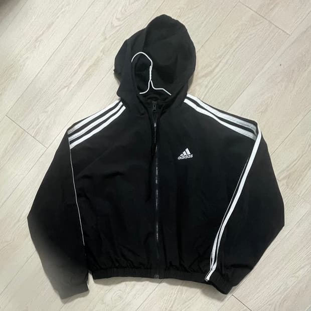 아디다스 크롭 바람막이 s