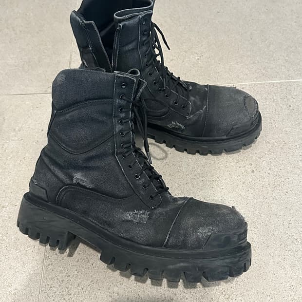 발렌시아가 컴뱃 스트라이크 부츠